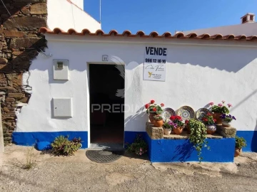 Moradia T4 para Venda em São João dos Caldeireiros