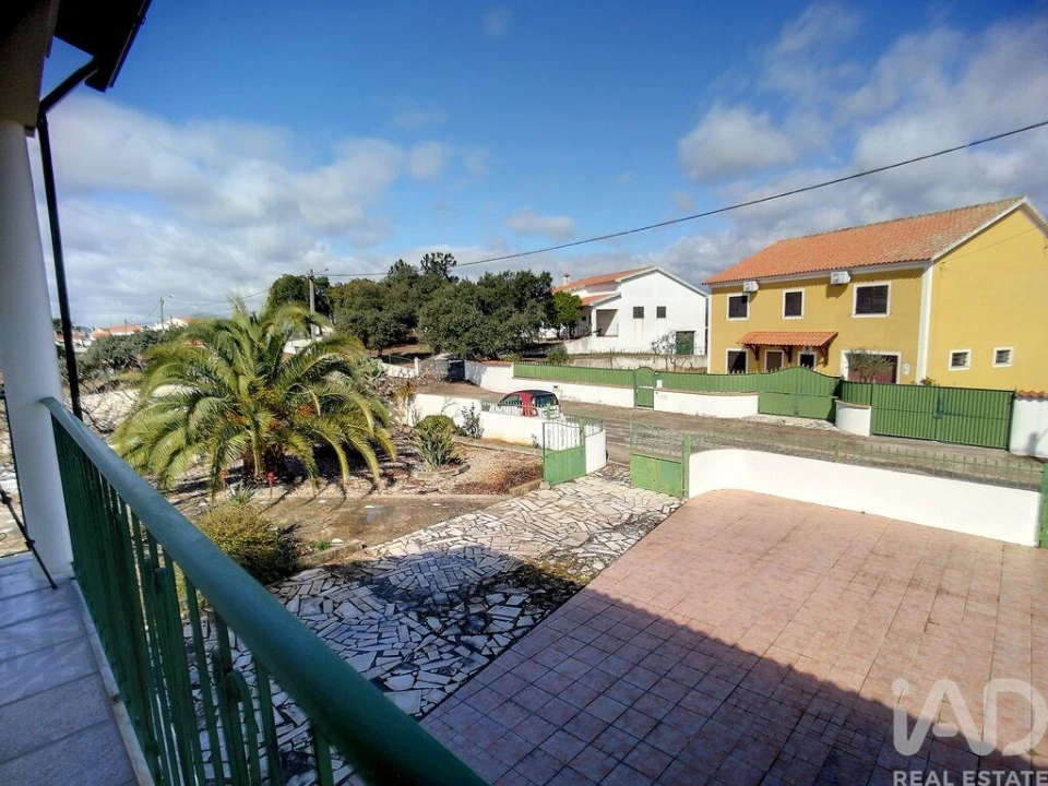 Moradia T3 para Arrendamento em São Pedro do Esteval Foto 2