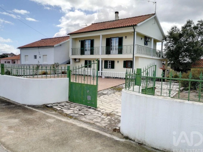 Moradia T3 para Arrendamento em São Pedro do Esteval Foto 19