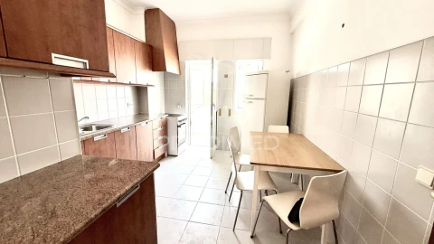 Apartamento T3 para Venda em Bensafrim e Barão de São João