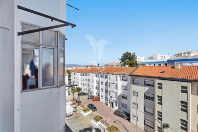 Apartamento T3 para Venda em Bensafrim e Barão de São João