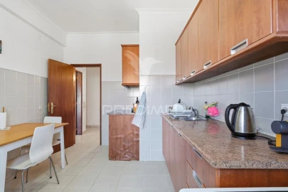 Apartamento T3 para Venda em Bensafrim e Barão de São João