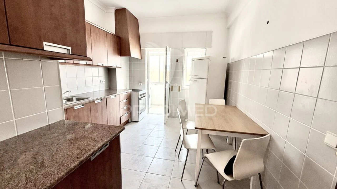 Apartamento T3 para Venda em Bensafrim e Barão de São João Foto 14