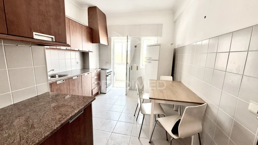 Apartamento T3 para Venda em Bensafrim e Barão de São João Foto 14