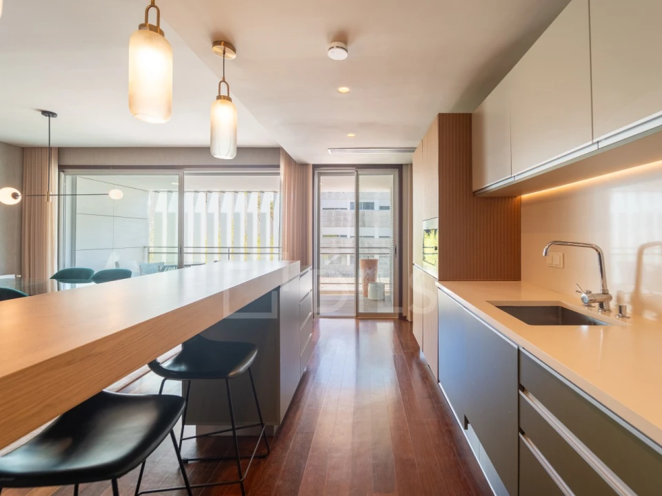 Apartamento T2 para Arrendamento em Lordelo do Ouro e Massarelos Foto 17