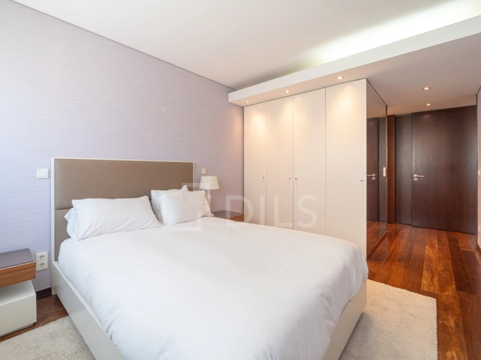 Apartamento T2 para Arrendamento em Lordelo do Ouro e Massarelos Foto 32