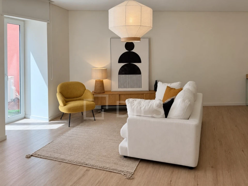 Apartamento T1 para Venda em Campolide Foto 1