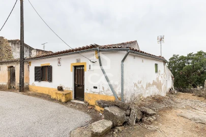Moradia T2 para Venda em Arez e Amieira do Tejo