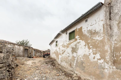 Moradia T2 para Venda em Arez e Amieira do Tejo
