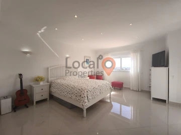 Moradia T4 para Venda em Lagos (São Sebastião e Santa Maria)