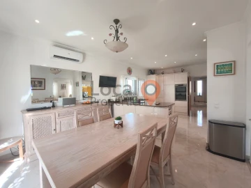Moradia T4 para Venda em Lagos (São Sebastião e Santa Maria)