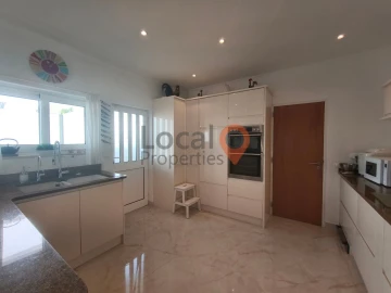 Moradia T4 para Venda em Lagos (São Sebastião e Santa Maria)