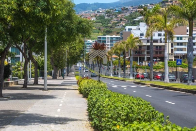 Garagem para Arrendamento em São Martinho