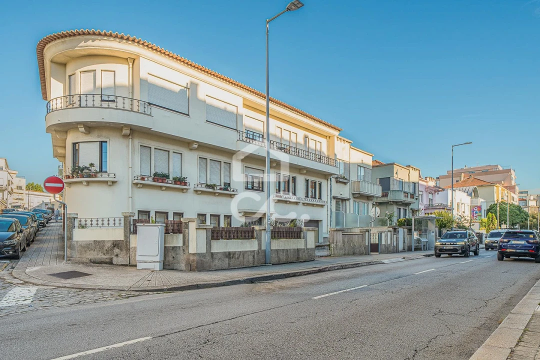 Apartamento T2 para Venda em Cedofeita, Santo Ildefonso, Sé, Miragaia, São Nicolau e Vitória Foto 1