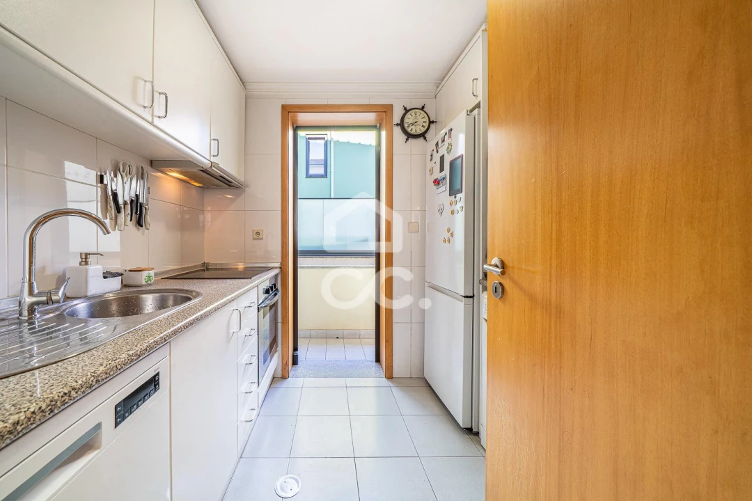Apartamento T2 para Venda em Cedofeita, Santo Ildefonso, Sé, Miragaia, São Nicolau e Vitória Foto 5