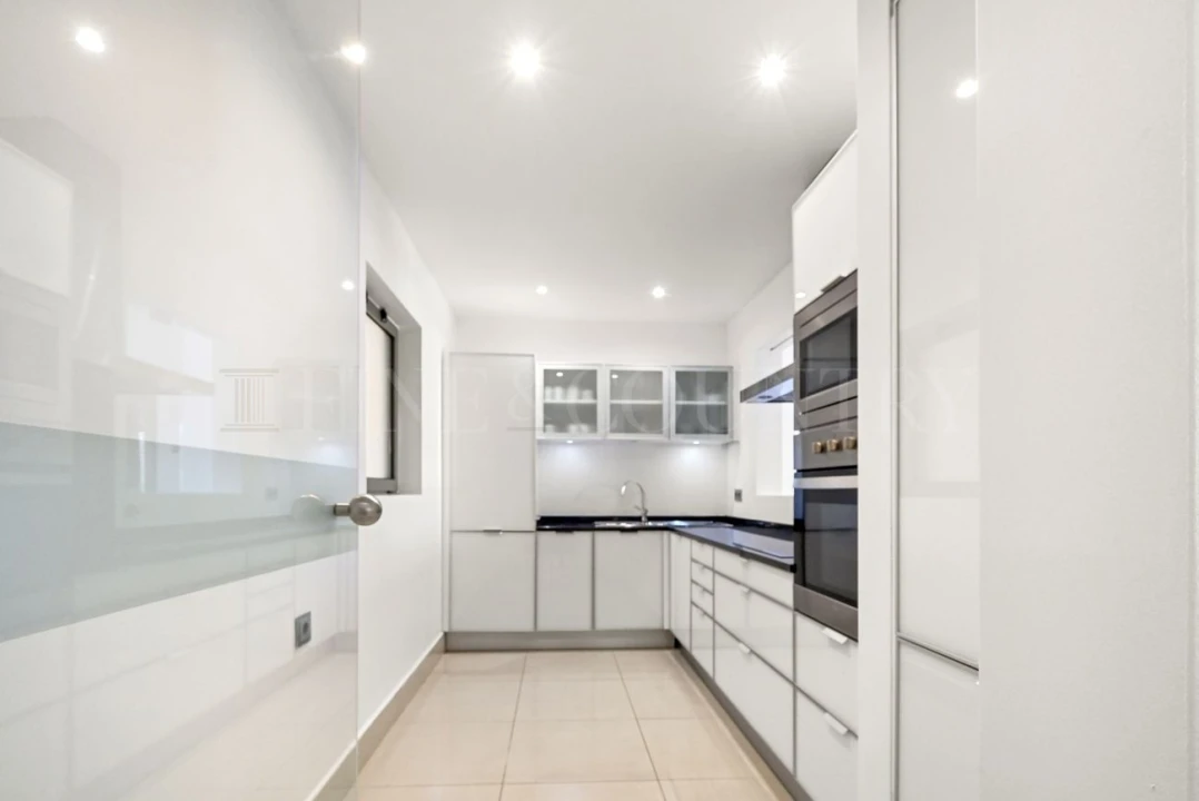 Apartamento T2 para Venda em Quarteira Foto 8