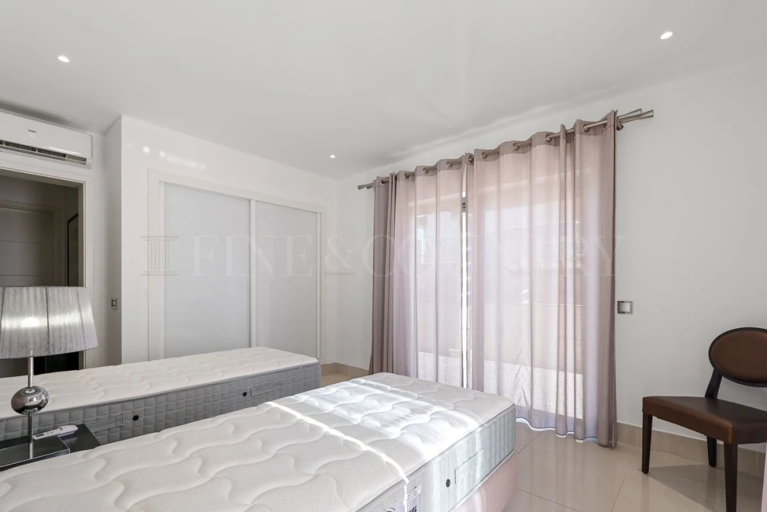 Apartamento T2 para Venda em Quarteira Foto 29
