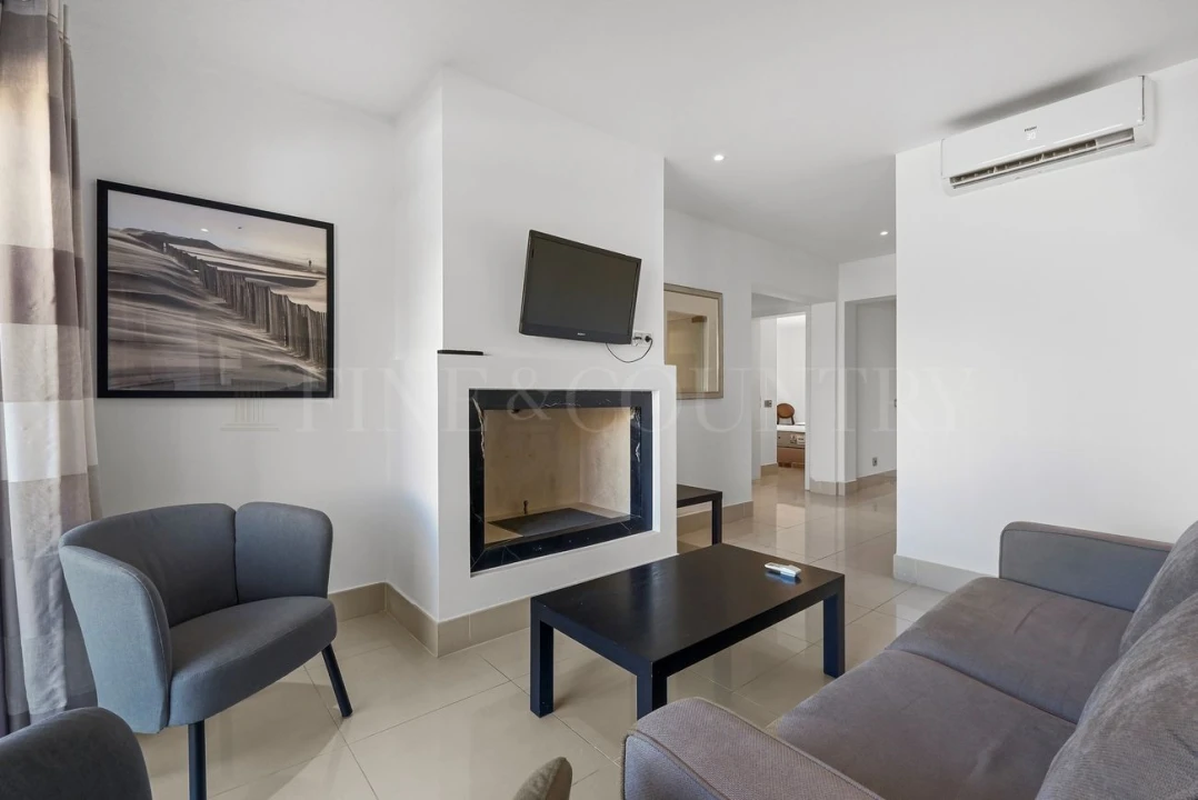 Apartamento T2 para Venda em Quarteira Foto 15