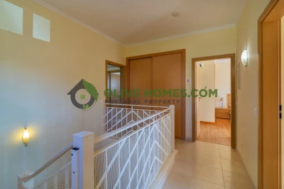 Moradia T4 para Venda em Quarteira