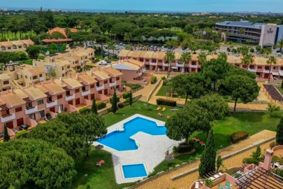 Moradia T4 para Venda em Quarteira