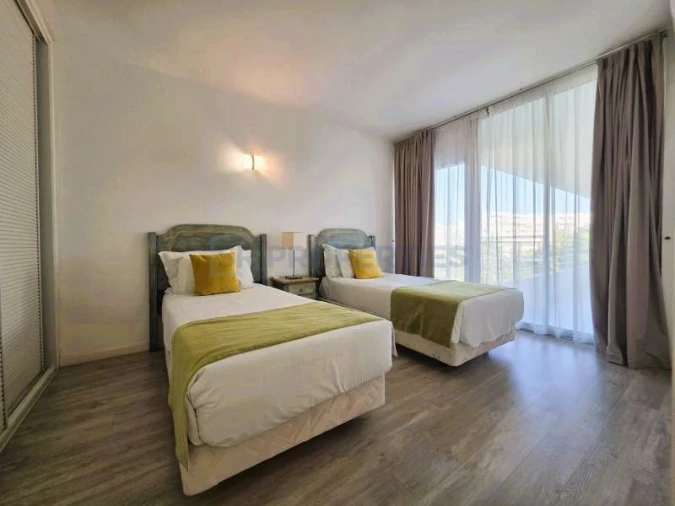 Apartamento T2 para Venda em Quarteira Foto 9