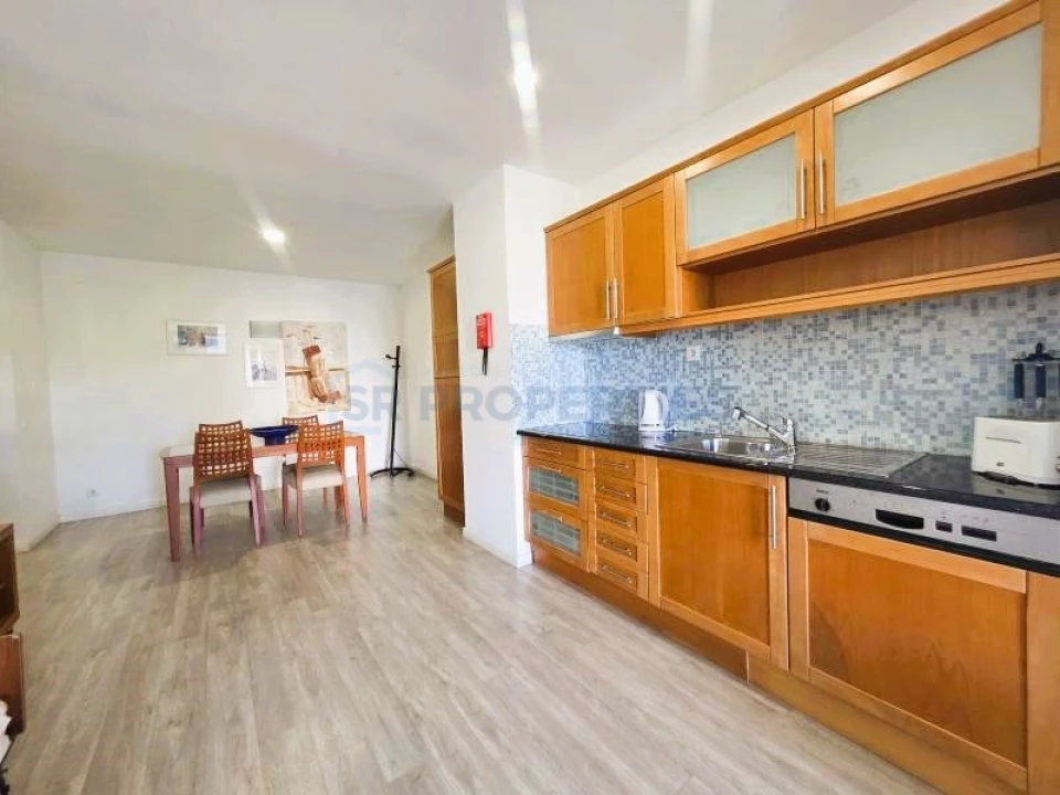Apartamento T2 para Venda em Quarteira Foto 6