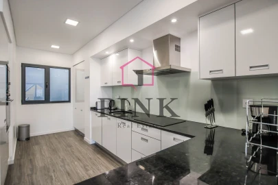 Apartamento T2 para Arrendamento em Funchal (Santa Maria Maior)