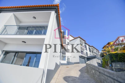 Apartamento T2 para Arrendamento em Funchal (Santa Maria Maior)