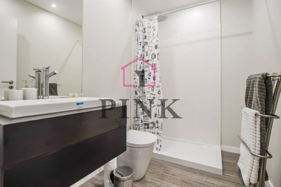 Apartamento T2 para Arrendamento em Funchal (Santa Maria Maior)