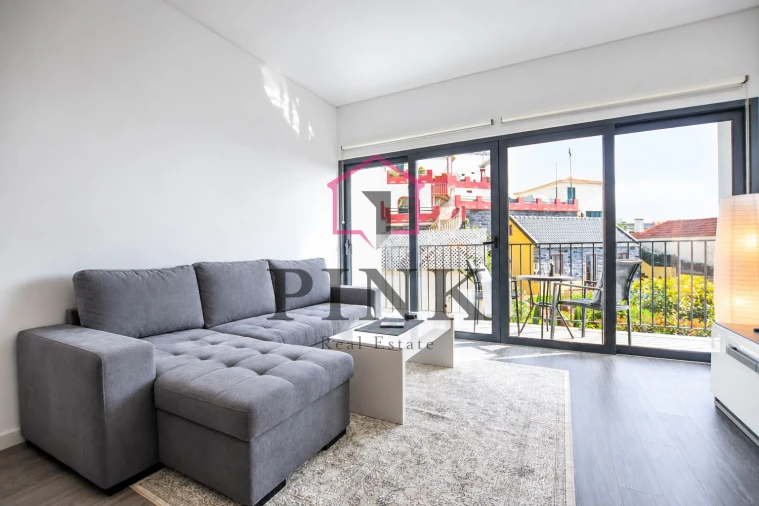 Apartamento T2 para Arrendamento em Funchal (Santa Maria Maior) Foto 2
