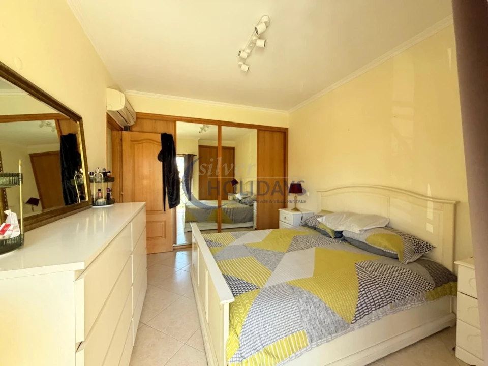 Apartamento T2 para Venda em Quarteira Foto 9