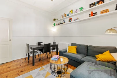 Apartamento T2 para Venda em Campolide