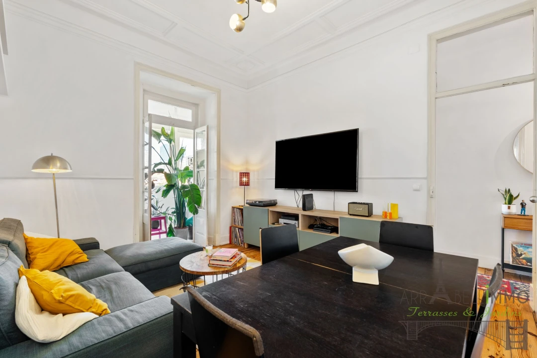 Apartamento T2 para Venda em Campolide Foto 3