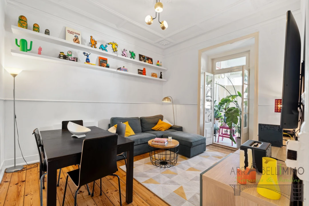 Apartamento T2 para Venda em Campolide Foto 1
