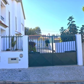 Moradia T3 para Venda em Santa Iria de Azoia, São João da Talha e Bobadela