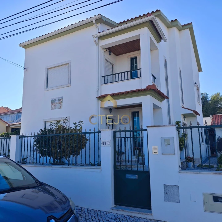 Moradia T3 para Venda em Santa Iria de Azoia, São João da Talha e Bobadela Foto 4