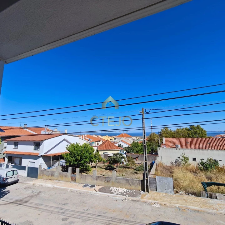 Moradia T3 para Venda em Santa Iria de Azoia, São João da Talha e Bobadela Foto 29