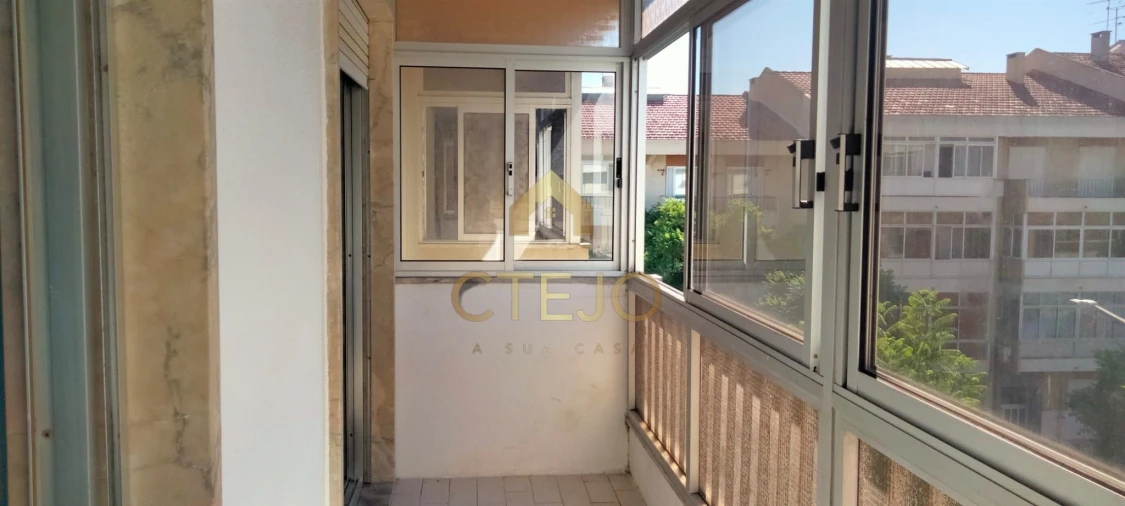 Apartamento T2 para Arrendamento em Santa Iria de Azoia, São João da Talha e Bobadela Foto 21