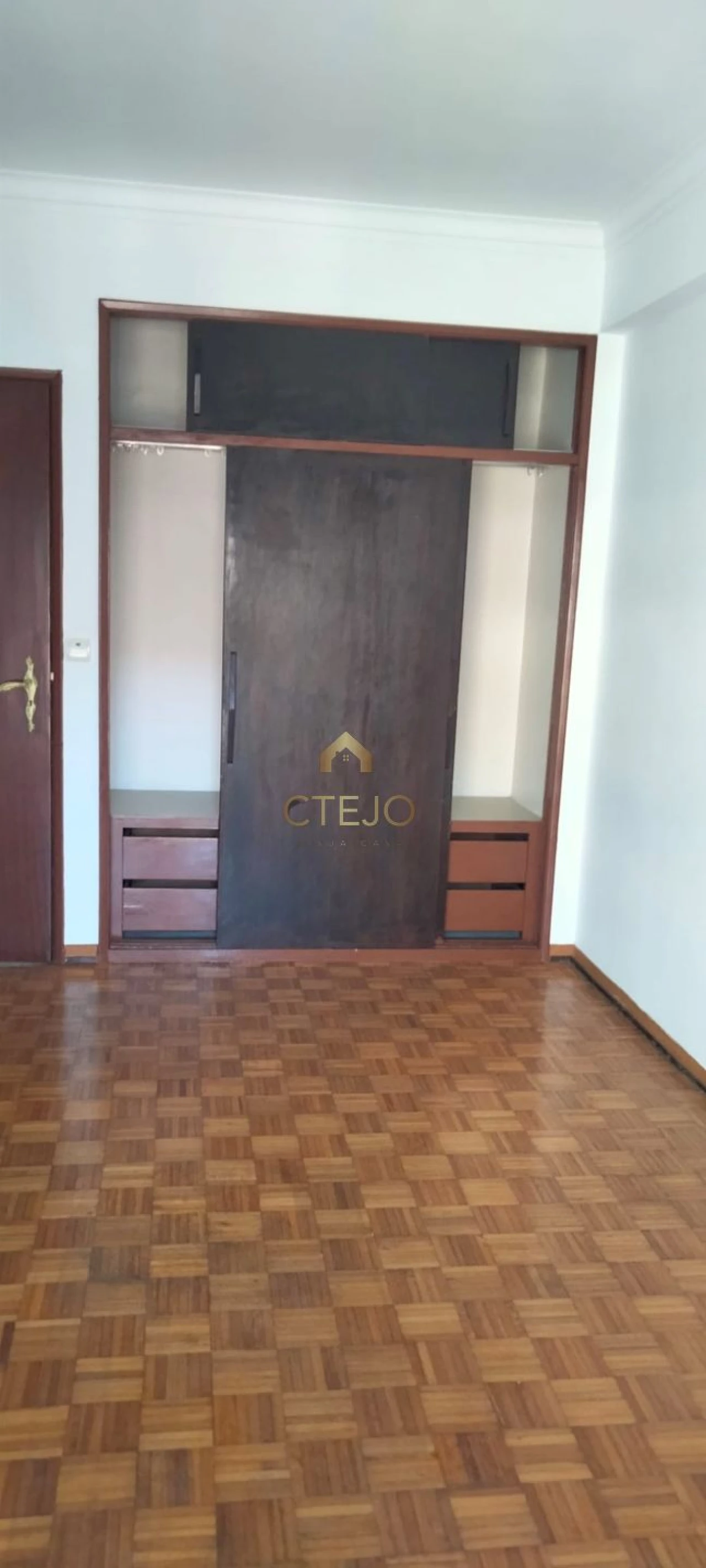 Apartamento T2 para Arrendamento em Santa Iria de Azoia, São João da Talha e Bobadela Foto 10