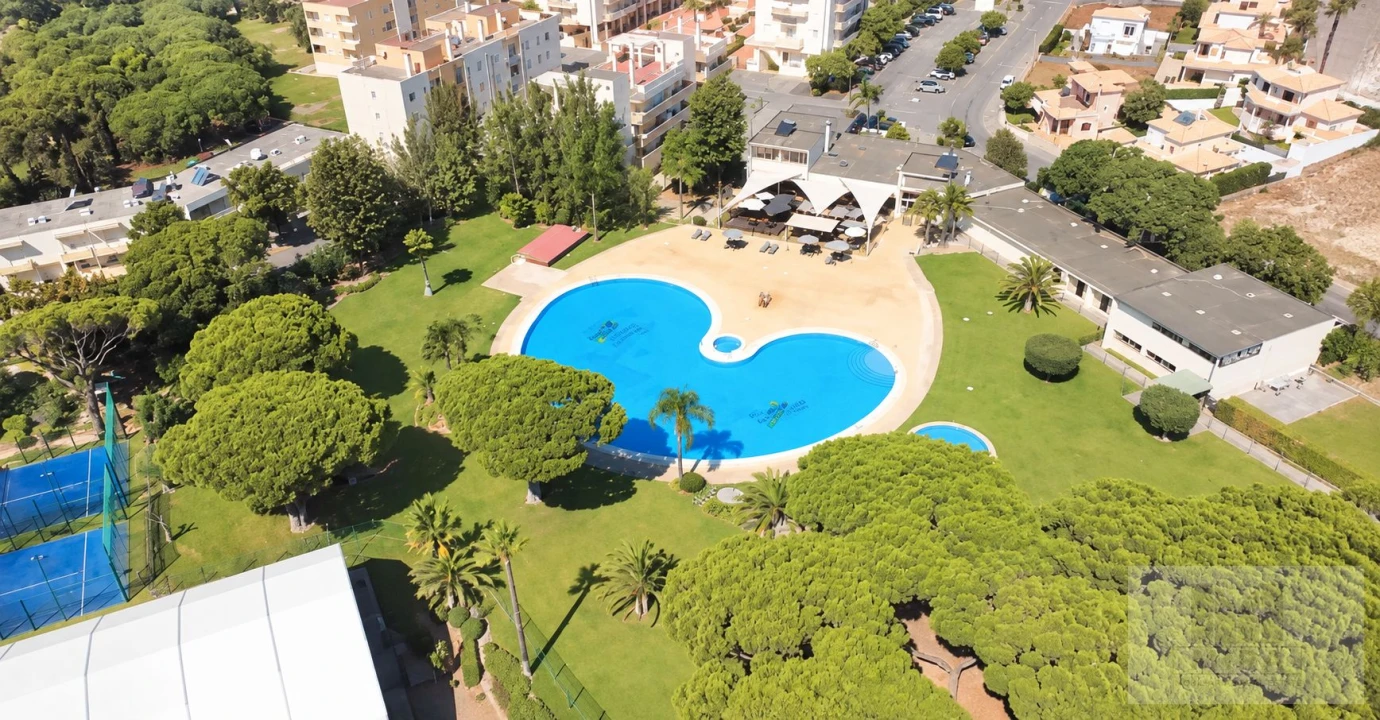 Apartamento T2 para Venda em Quarteira Foto 6