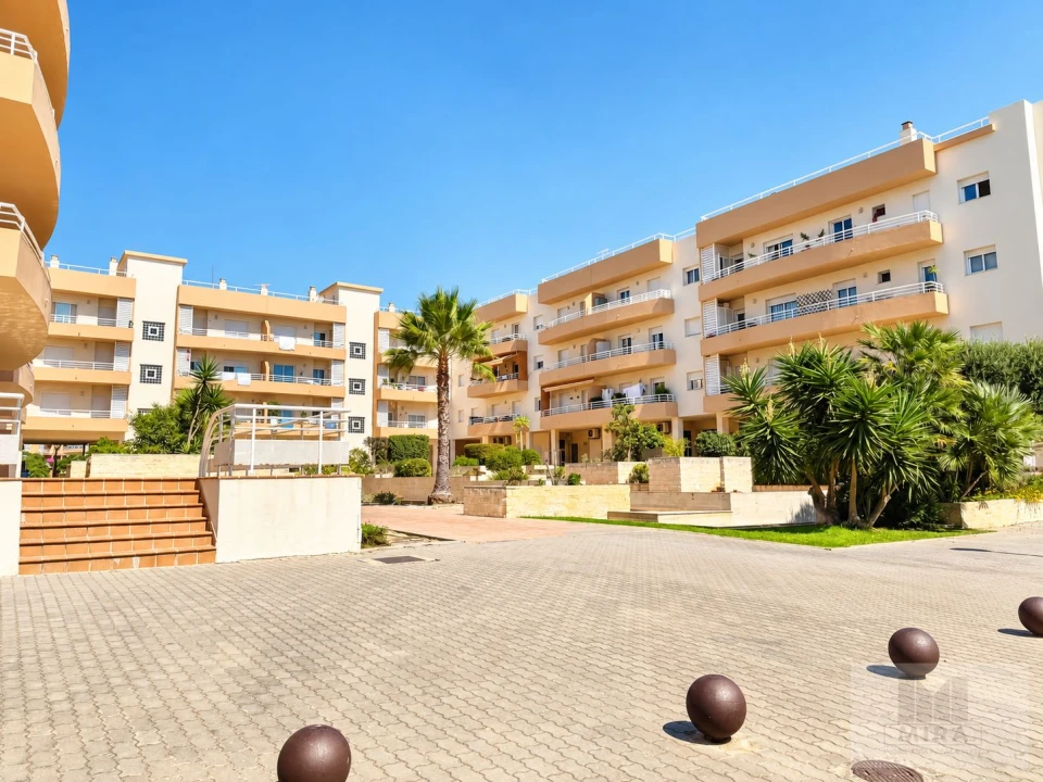 Apartamento T2 para Venda em Quarteira Foto 14