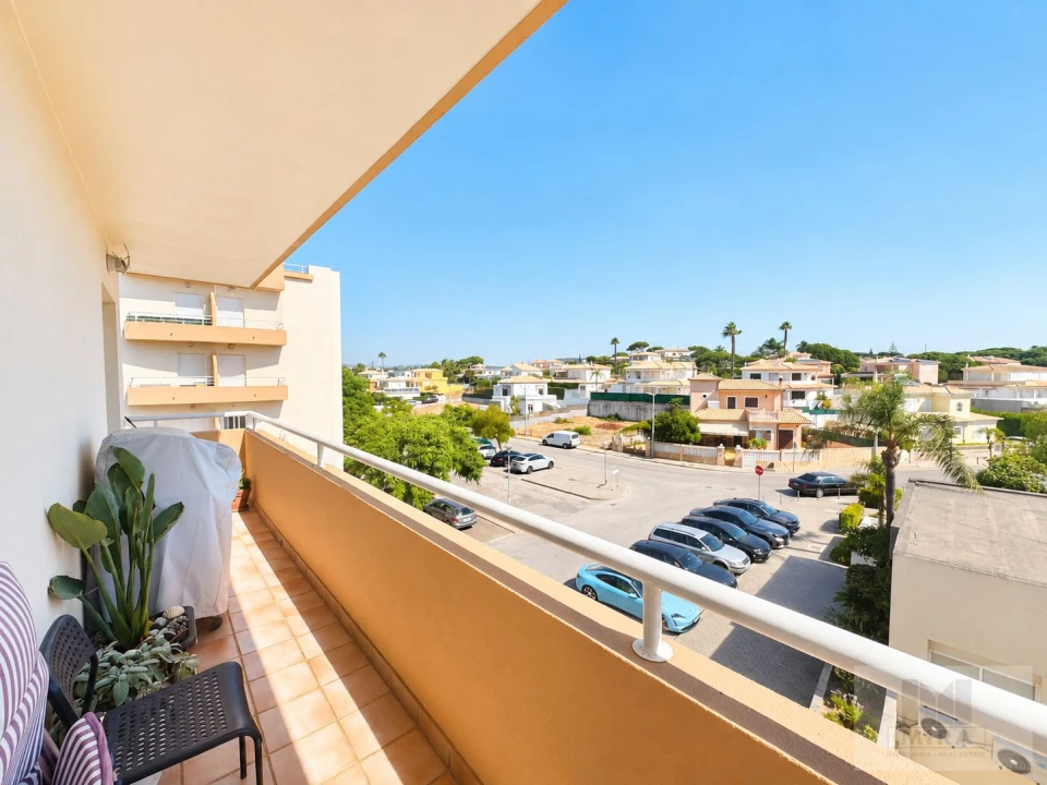 Apartamento T2 para Venda em Quarteira Foto 13