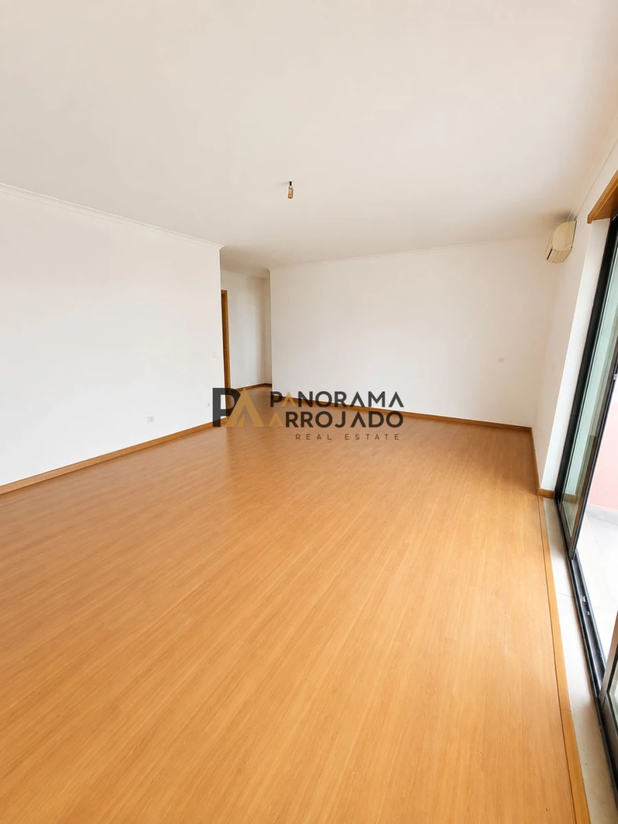 Apartamento T3 para Venda em Quinta do Anjo Foto 9