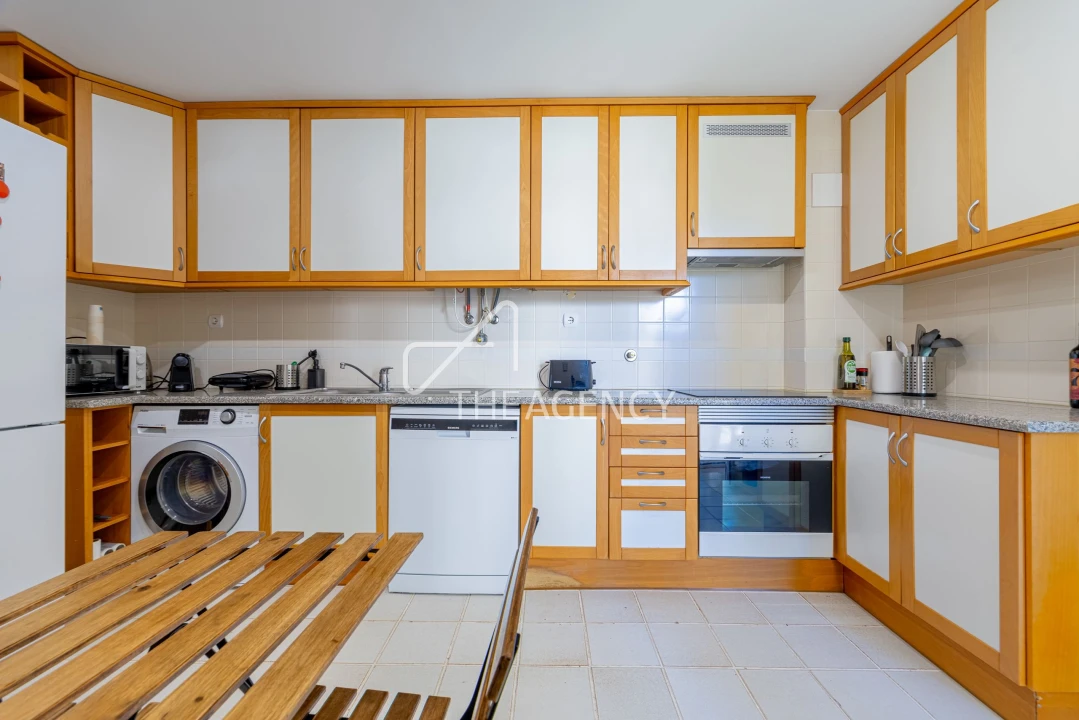 Apartamento T3 para Arrendamento em Quarteira Foto 10