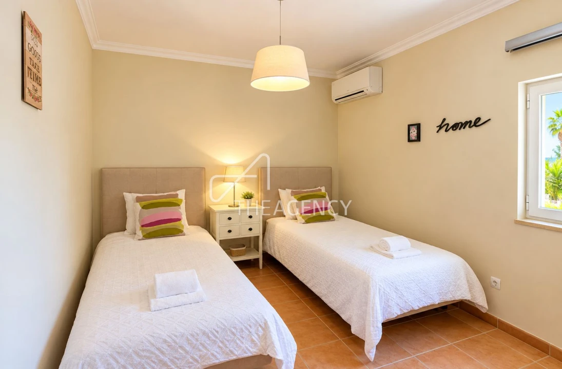 Apartamento T3 para Arrendamento em Quarteira Foto 11