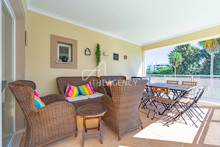 Apartamento T3 para Arrendamento em Quarteira Foto 21