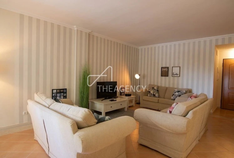 Apartamento T3 para Arrendamento em Quarteira Foto 4