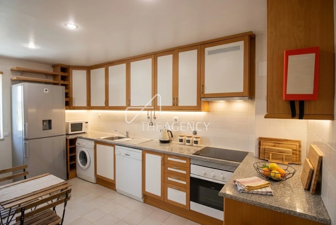 Apartamento T3 para Arrendamento em Quarteira Foto 9