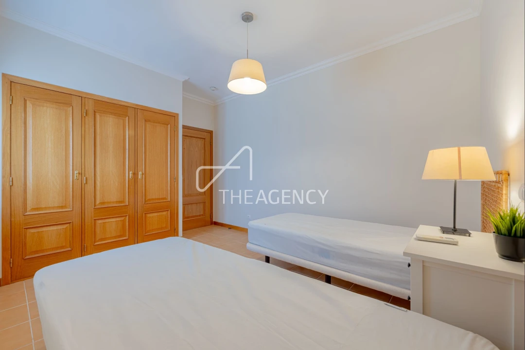 Apartamento T3 para Arrendamento em Quarteira Foto 12