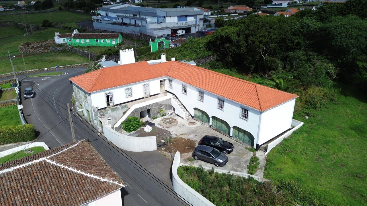 Moradia T7 para Venda em São Mateus da Calheta Foto 21